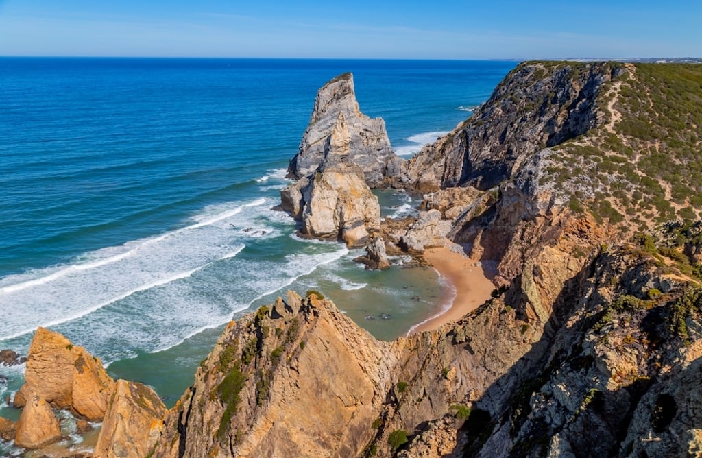 Include Praia da Ursa to your day trips plan from Lisbon.