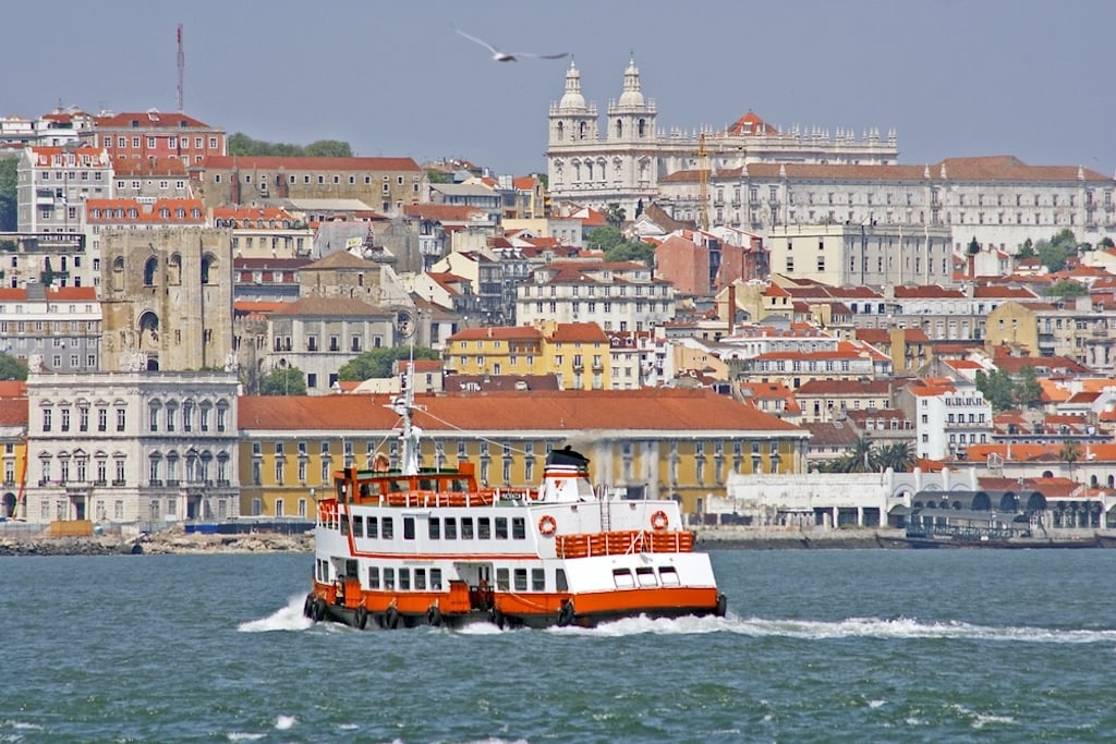 Want to go to nearby beach towns and experience the river Tagus? Try the public ferry