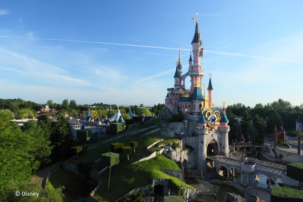 Know when is the best time to visit Disneyland, Paris? Now check some areas that are less crowded. 
