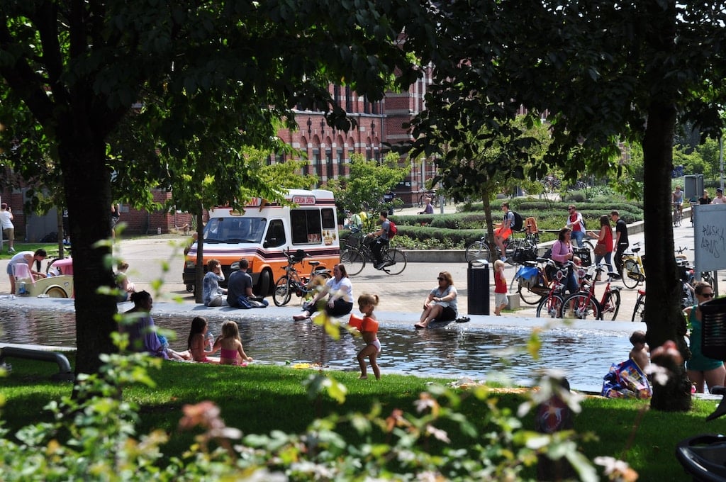 Westerpark is a nice place for a family picnic along the water in Amsterdam. 