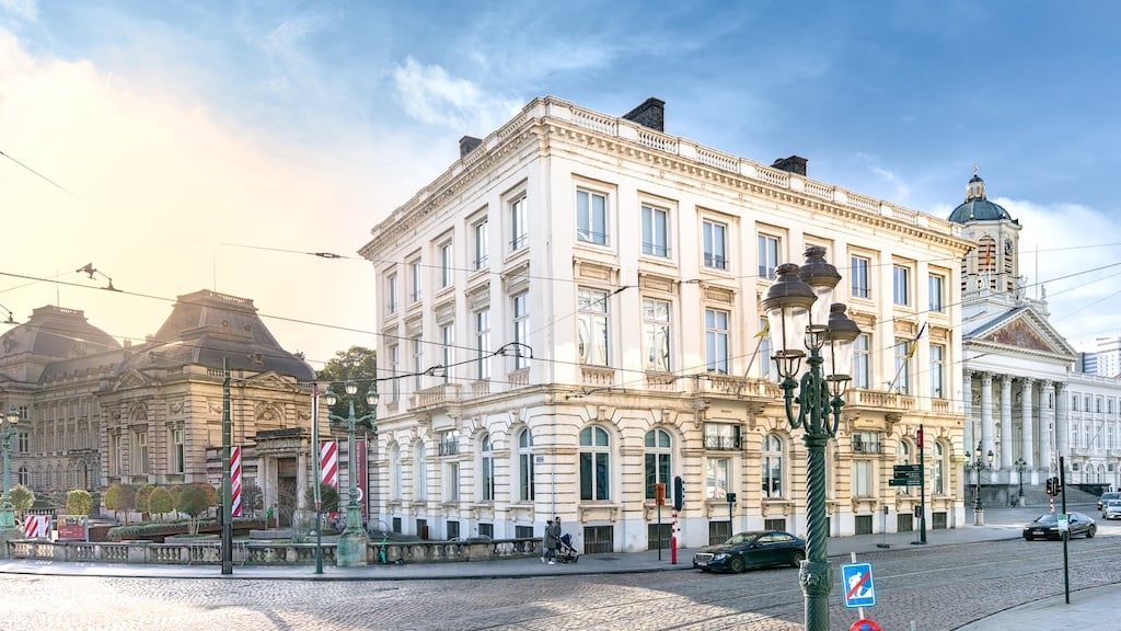 BELvue Museum is surruonded by other Brussel's landmarks.