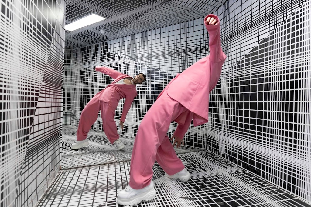 Illuseum Berlin room with mind tricking visuals.