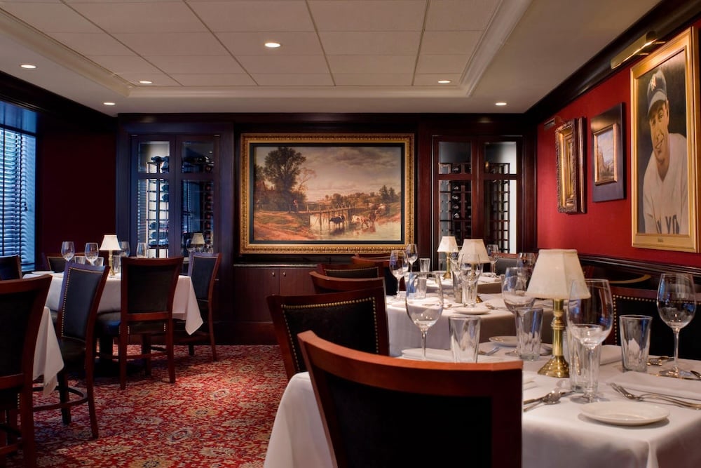 Top of the Rock Restaurants - Classic American Fare: The Capital Grille