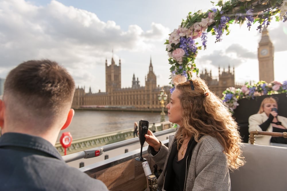 London Bar Bus Tour 2024: This Rooftop Bar on Wheels from Tootbus and Tiqets Is The Best Way to Discover London!