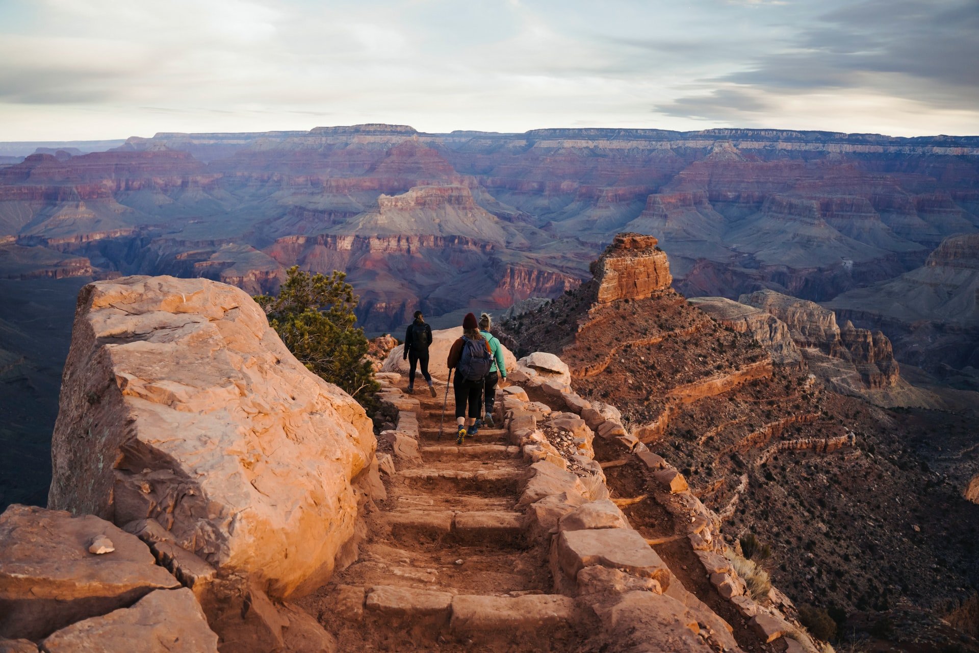 Hikers at the Grand Canyon