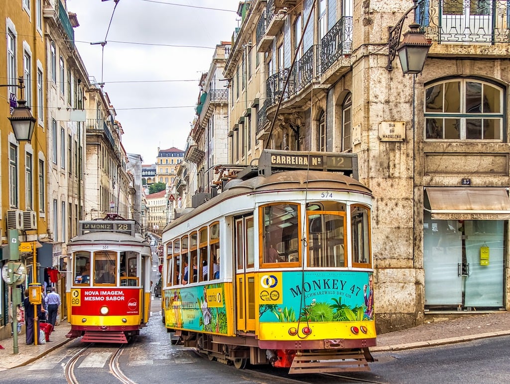 Get around Lisbon with public transport